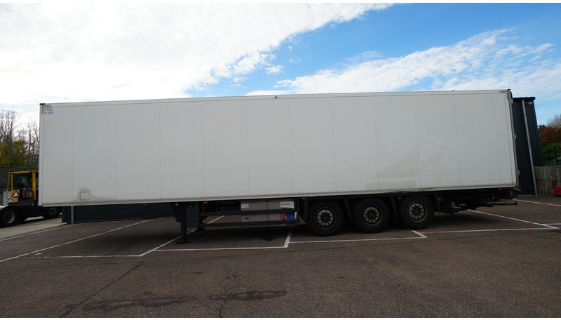 Schmitz Cargobull 3 AXLE FRIGO TRAILER - Külmutiga poolhaagis: pilt 1 Schmitz Cargobull 3 AXLE FRIGO TRAILER - Külmutiga poolhaagis: pilt 1