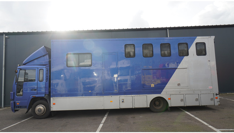 Volvo FL 6-9 HORSE TRANSPORT 341.000KM MANUAL GEARBOX - Hobuseauto: pilt 1 Volvo FL 6-9 HORSE TRANSPORT 341.000KM MANUAL GEARBOX - Hobuseauto: pilt 1