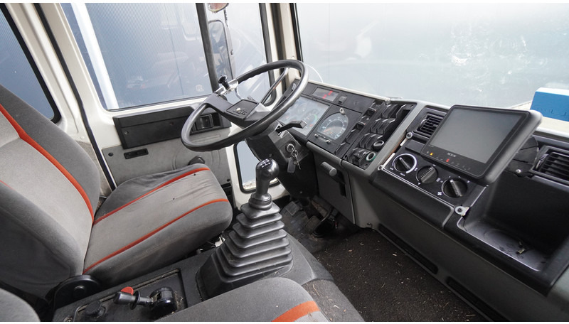 Hobuseauto Volvo FL 6-9 HORSE TRANSPORT 341.000KM MANUAL GEARBOX: pilt 6