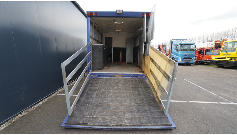 Volvo FL 6-9 HORSE TRANSPORT 341.000KM MANUAL GEARBOX - Hobuseauto: pilt 5 Volvo FL 6-9 HORSE TRANSPORT 341.000KM MANUAL GEARBOX - Hobuseauto: pilt 5