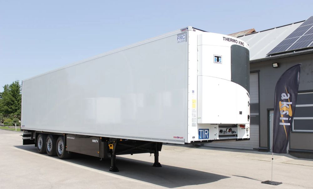 Schmitz Cargobull FP 60 V7 Thermo King SLXi 300 / TYLKO 3 566 MTG** / JAK NOWA / ŚCIANA 7 CM / - Külmutiga poolhaagis: pilt 3 Schmitz Cargobull FP 60 V7 Thermo King SLXi 300 / TYLKO 3 566 MTG** / JAK NOWA / ŚCIANA 7 CM / - Külmutiga poolhaagis: pilt 3