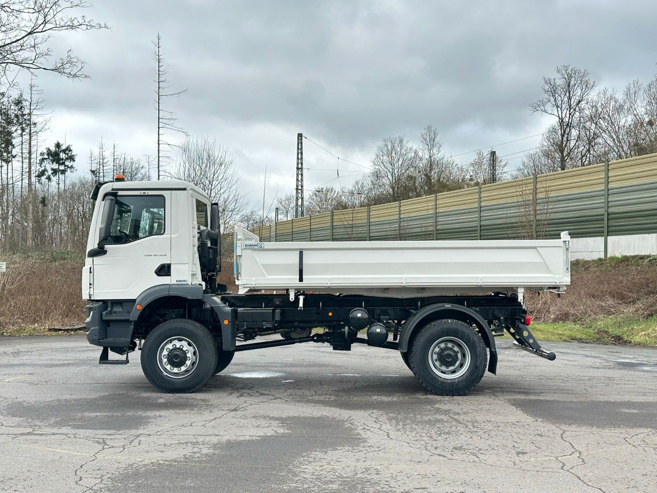 MAN TGM 18.320 4X4 Euro 6e Euromix 3-Seiten-Kipper - Kallurauto: pilt 3 MAN TGM 18.320 4X4 Euro 6e Euromix 3-Seiten-Kipper - Kallurauto: pilt 3