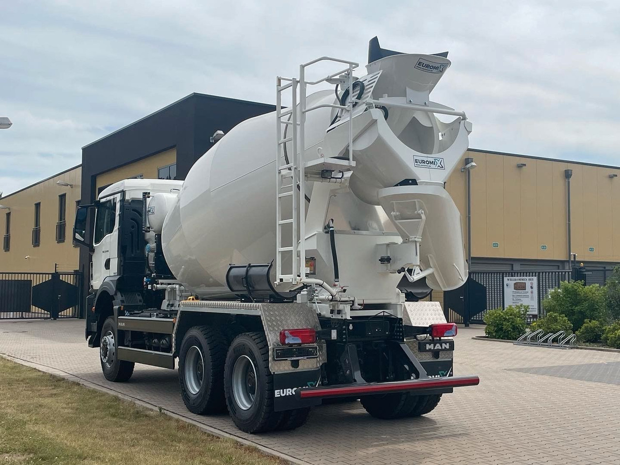 MAN TGS 33.440 6X4 / 6X6 /Euro6e EuromiX EM 8 - Autobetoonisegisti: pilt 4 MAN TGS 33.440 6X4 / 6X6 /Euro6e EuromiX EM 8 - Autobetoonisegisti: pilt 4