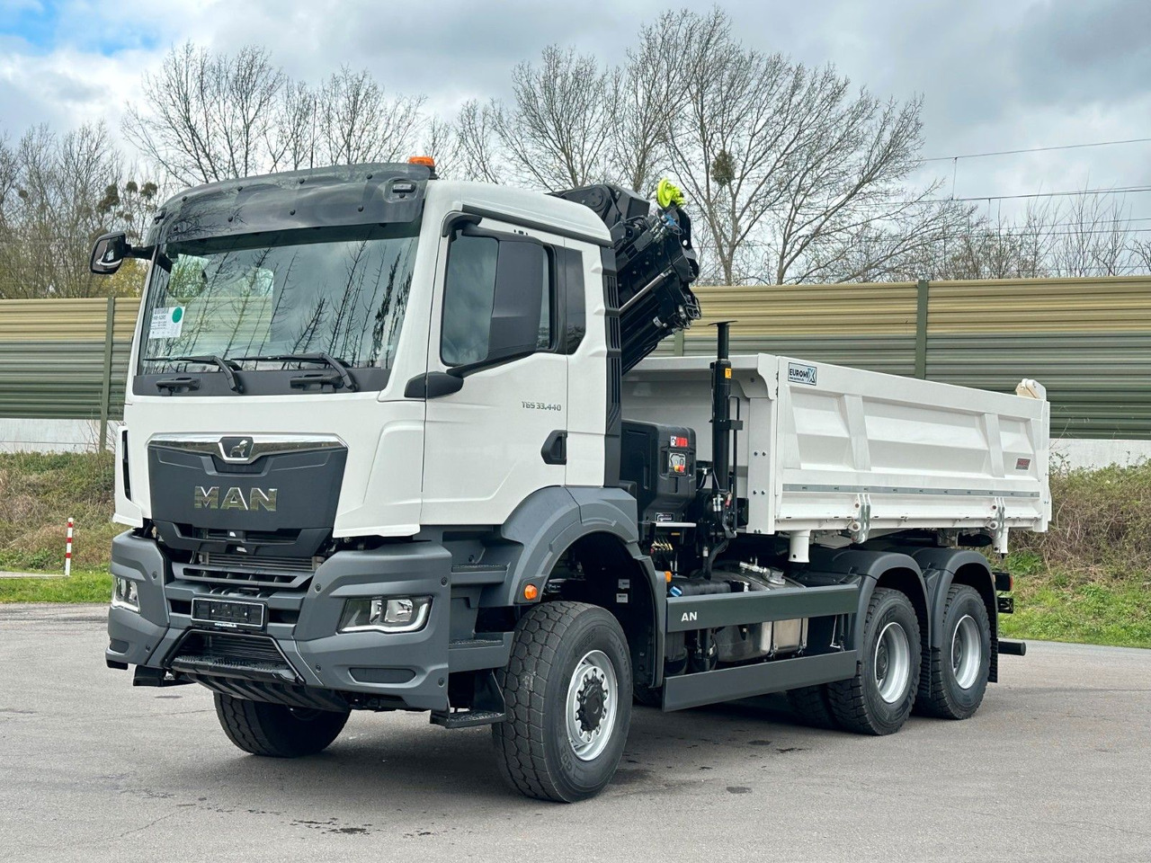 MAN TGS 33.440 6x6 /3-Seiten- Kipper / HIAB 228-4 - Kallurauto, Kraanaga veoauto: pilt 2 MAN TGS 33.440 6x6 /3-Seiten- Kipper / HIAB 228-4 - Kallurauto, Kraanaga veoauto: pilt 2