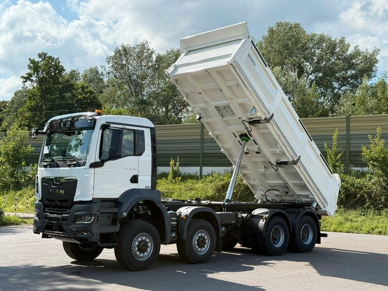 MAN TGS 35.480 8x8 EuromixMTP 3-Seiten-Kipper - Kallurauto: pilt 1 MAN TGS 35.480 8x8 EuromixMTP 3-Seiten-Kipper - Kallurauto: pilt 1