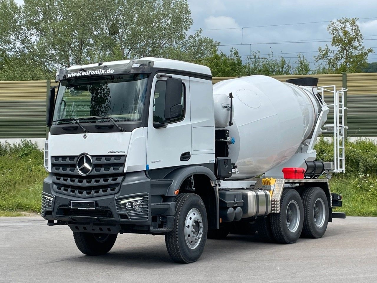 Mercedes-Benz 3348 6X4 Arcos 5 EuromixMTP EM 9 R - Autobetoonisegisti: pilt 1 Mercedes-Benz 3348 6X4 Arcos 5 EuromixMTP EM 9 R - Autobetoonisegisti: pilt 1