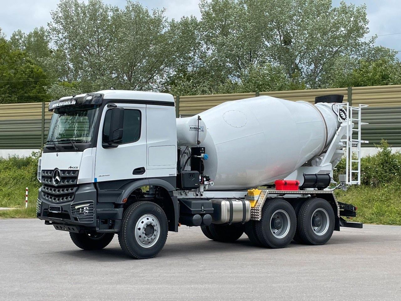 Mercedes-Benz 3348 6X4 Arcos 5 EuromixMTP EM 9 R - Autobetoonisegisti: pilt 2 Mercedes-Benz 3348 6X4 Arcos 5 EuromixMTP EM 9 R - Autobetoonisegisti: pilt 2