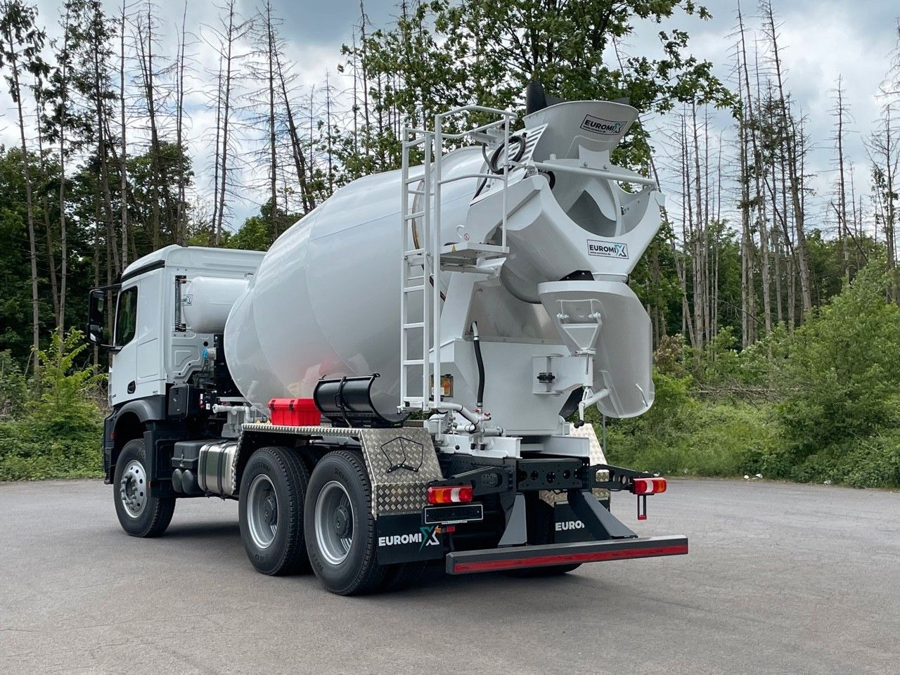 Mercedes-Benz 3348 6X4 Arcos 5 EuromixMTP EM 9 R - Autobetoonisegisti: pilt 4 Mercedes-Benz 3348 6X4 Arcos 5 EuromixMTP EM 9 R - Autobetoonisegisti: pilt 4