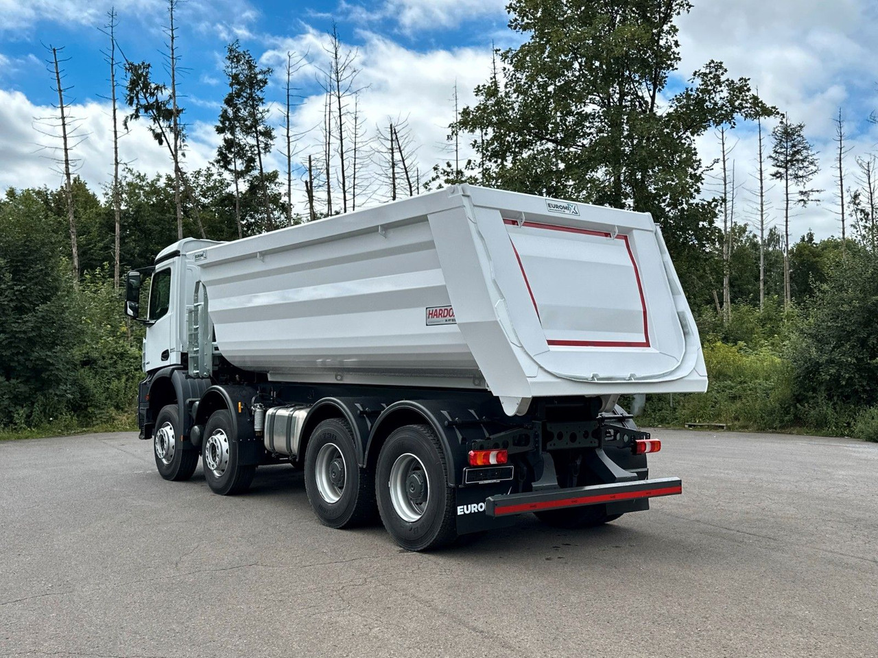 Mercedes-Benz 4142 8X4 Mulden- Kipper - EuromixMTP - Kallurauto: pilt 4 Mercedes-Benz 4142 8X4 Mulden- Kipper - EuromixMTP - Kallurauto: pilt 4