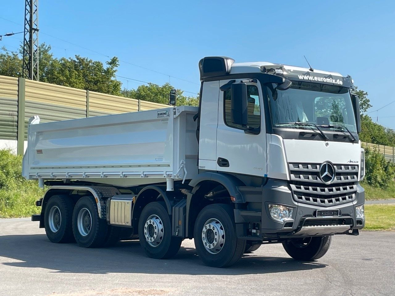 Mercedes-Benz 4145  8X4   Euromix EMT  3-Seiten-Kipper liising Mercedes-Benz 4145  8X4   Euromix EMT  3-Seiten-Kipper: pilt 7