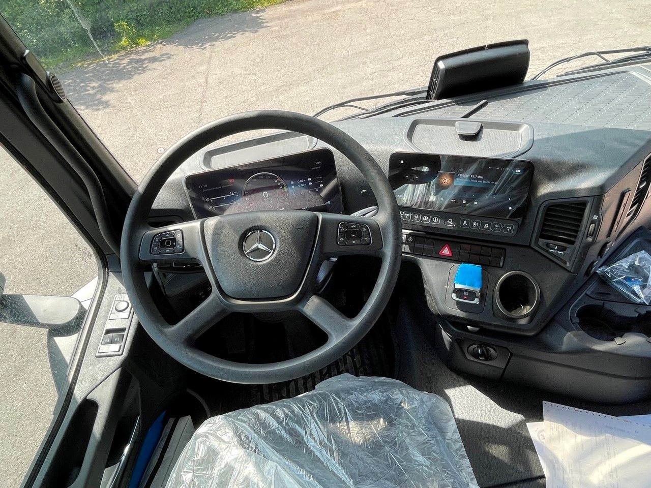 Mercedes-Benz 4145  8X4   Euromix EMT  3-Seiten-Kipper liising Mercedes-Benz 4145  8X4   Euromix EMT  3-Seiten-Kipper: pilt 25