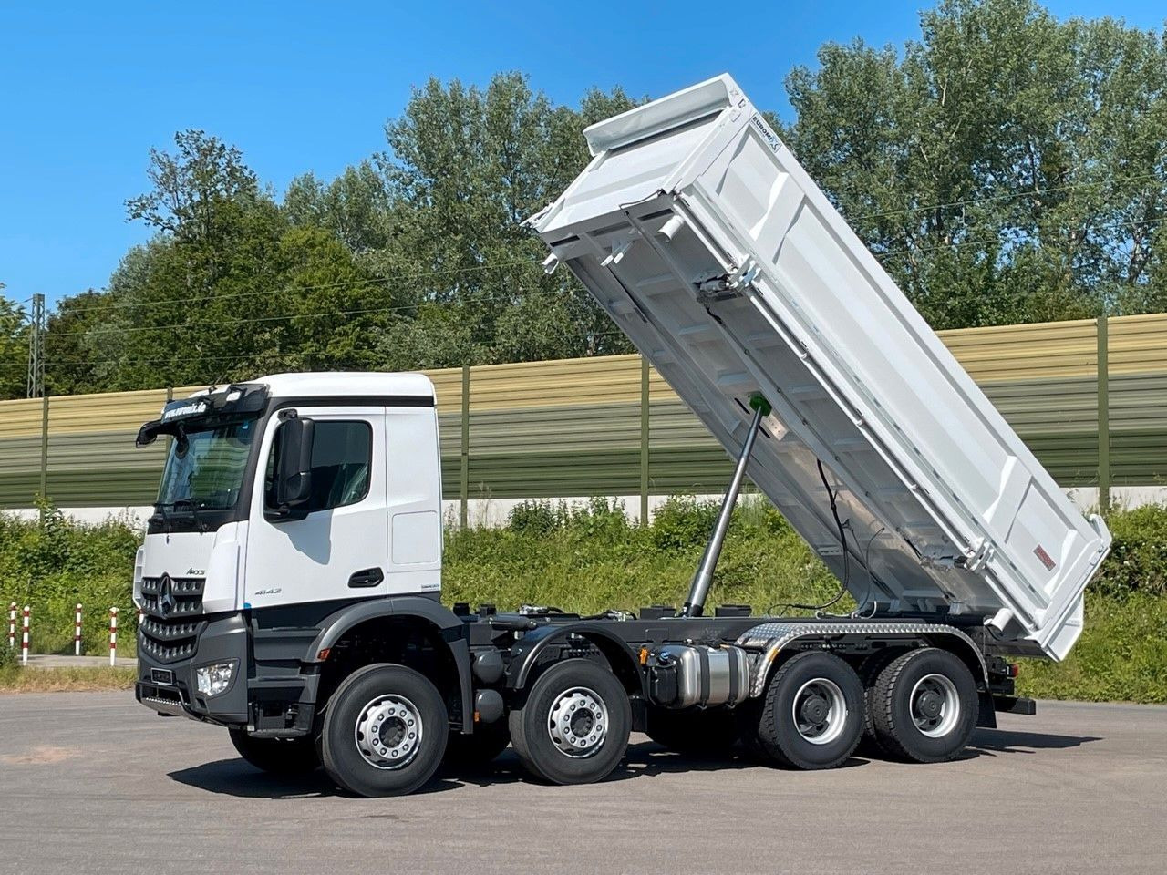 Mercedes-Benz 4145  8X4   Euromix EMT  3-Seiten-Kipper liising Mercedes-Benz 4145  8X4   Euromix EMT  3-Seiten-Kipper: pilt 9