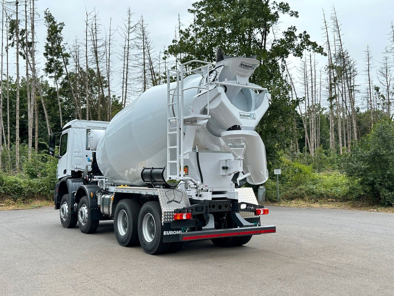 Mercedes-Benz AROCS 5 4142 B 8X4 Euro 3 EuromixMTP EM 10 - Autobetoonisegisti: pilt 5 Mercedes-Benz AROCS 5 4142 B 8X4 Euro 3 EuromixMTP EM 10 - Autobetoonisegisti: pilt 5