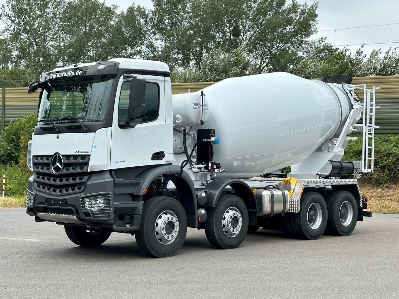 Mercedes-Benz AROCS 5 4142 B 8X4 Euro 3 EuromixMTP EM 10 - Autobetoonisegisti: pilt 1 Mercedes-Benz AROCS 5 4142 B 8X4 Euro 3 EuromixMTP EM 10 - Autobetoonisegisti: pilt 1