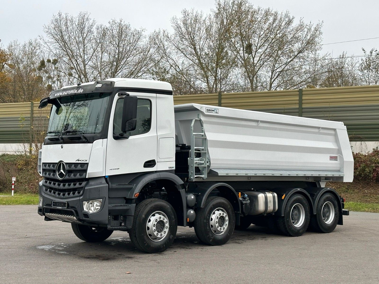 Mercedes-Benz AROCS 5 4145 8X4 E6e EuromixMTP 18m³ Kipper - Kallurauto: pilt 2 Mercedes-Benz AROCS 5 4145 8X4 E6e EuromixMTP 18m³ Kipper - Kallurauto: pilt 2