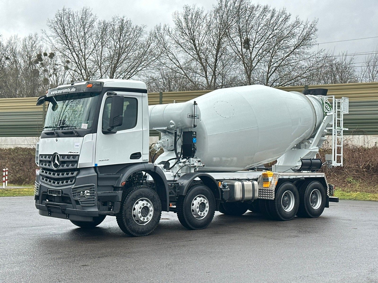 Mercedes-Benz AROCS 5 4242 8x4 Euro5 EuromixMTP EM 12m R - Autobetoonisegisti: pilt 4 Mercedes-Benz AROCS 5 4242 8x4 Euro5 EuromixMTP EM 12m R - Autobetoonisegisti: pilt 4