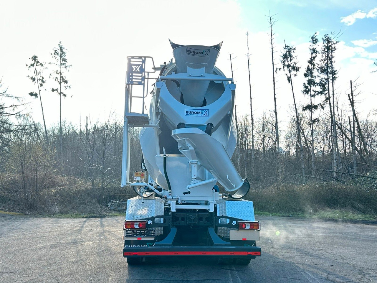 Mercedes-Benz Arocs 5 3743 8X4 / Euro6e EuromixMTP EM 10 L - Autobetoonisegisti: pilt 4 Mercedes-Benz Arocs 5 3743 8X4 / Euro6e EuromixMTP EM 10 L - Autobetoonisegisti: pilt 4