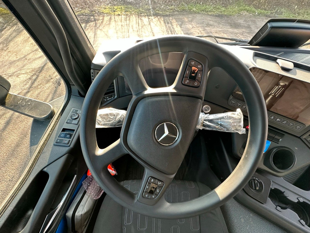 Mercedes-Benz Arocs 5 3743 8X4 / Euro6e EuromixMTP EM 10 L liising Mercedes-Benz Arocs 5 3743 8X4 / Euro6e EuromixMTP EM 10 L: pilt 13