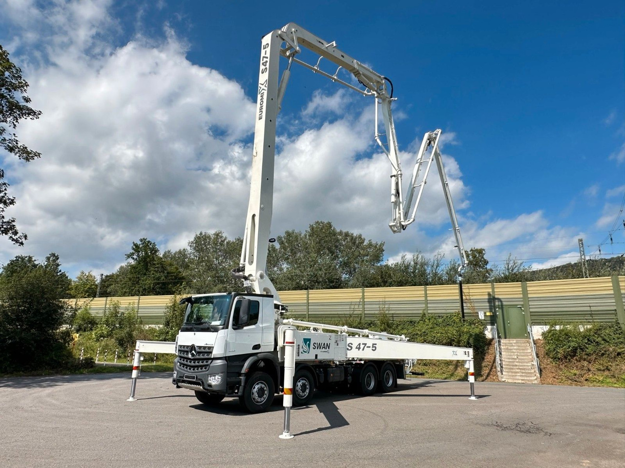Mercedes-Benz Arocs 5 4142 8x4 SWAN TSP 47-5 160RZ ( 47m ) - Betoonipump: pilt 1 Mercedes-Benz Arocs 5 4142 8x4 SWAN TSP 47-5 160RZ ( 47m ) - Betoonipump: pilt 1