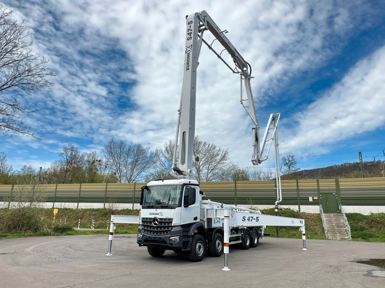 Mercedes-Benz Arocs 5 4542 8x4 SWAN TSP 47-5 160RZ ( 47m ) - Betoonipump: pilt 3 Mercedes-Benz Arocs 5 4542 8x4 SWAN TSP 47-5 160RZ ( 47m ) - Betoonipump: pilt 3