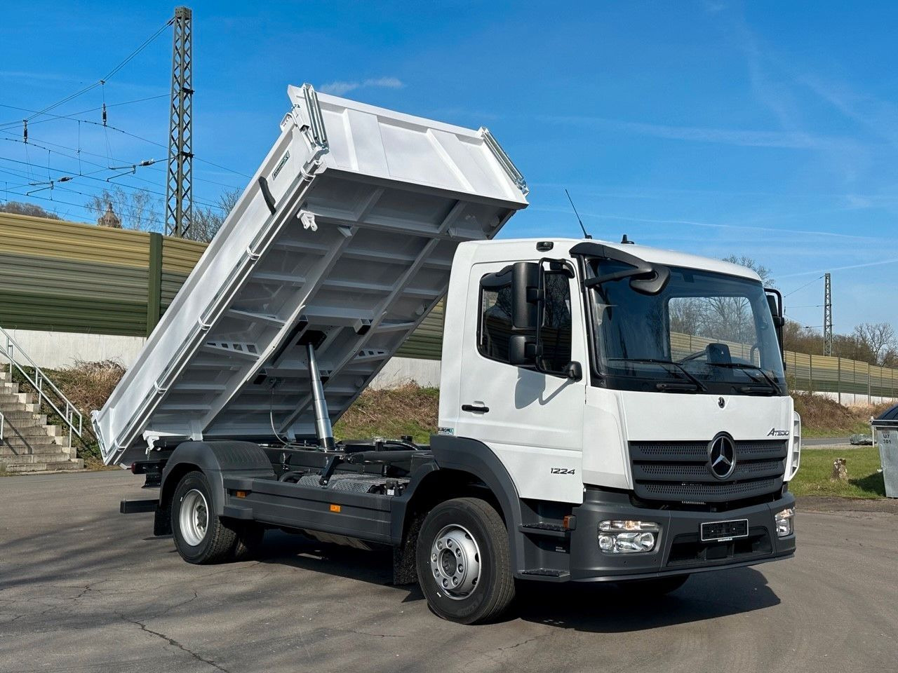 Mercedes-Benz Atego 1224 K EuromixMTP 3-Seiten-Kipper - Kallurauto: pilt 1 Mercedes-Benz Atego 1224 K EuromixMTP 3-Seiten-Kipper - Kallurauto: pilt 1