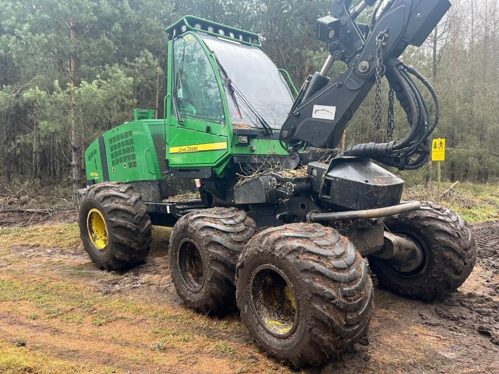 John Deere 1070 D - Metsakoristaja: pilt 1 John Deere 1070 D - Metsakoristaja: pilt 1
