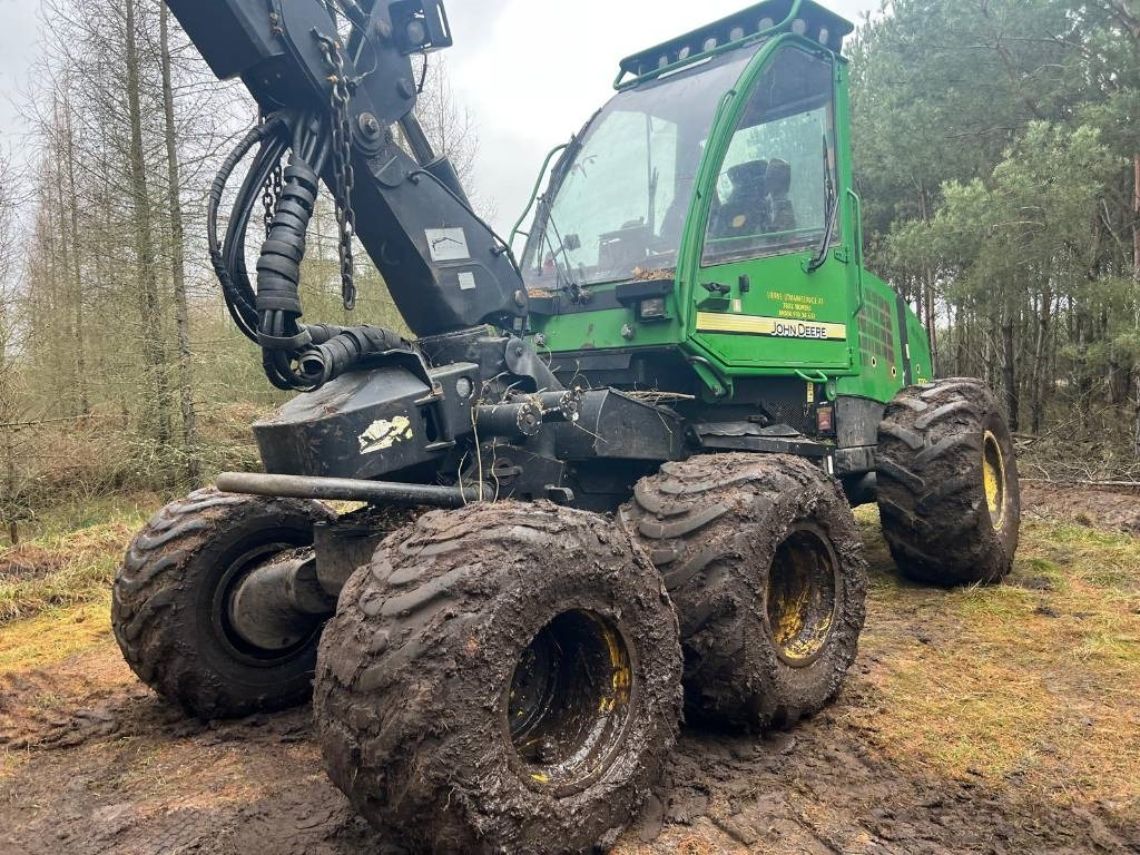 John Deere 1070 D - Metsakoristaja: pilt 5 John Deere 1070 D - Metsakoristaja: pilt 5