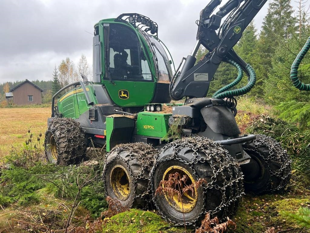 John Deere 1070G - Metsakoristaja: pilt 2 John Deere 1070G - Metsakoristaja: pilt 2