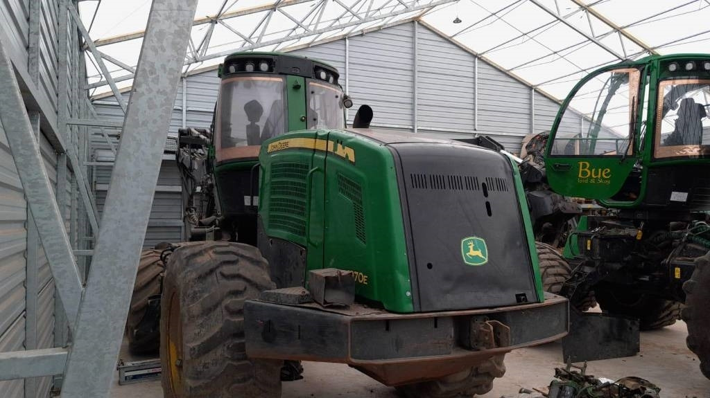 John Deere 1270 E - Metsakoristaja: pilt 2 John Deere 1270 E - Metsakoristaja: pilt 2
