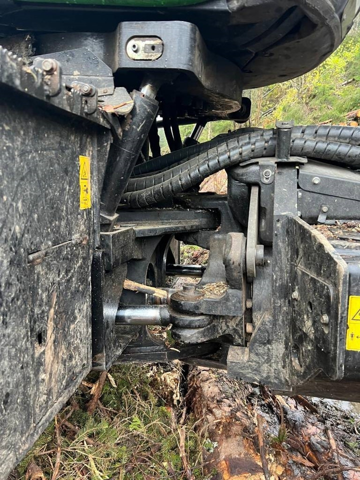 Metsakoristaja John Deere 1270 E: pilt 22