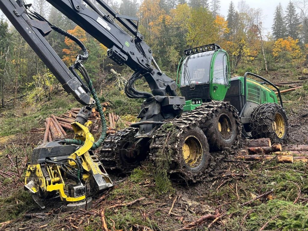 John Deere 1270 E - Metsakoristaja: pilt 2 John Deere 1270 E - Metsakoristaja: pilt 2