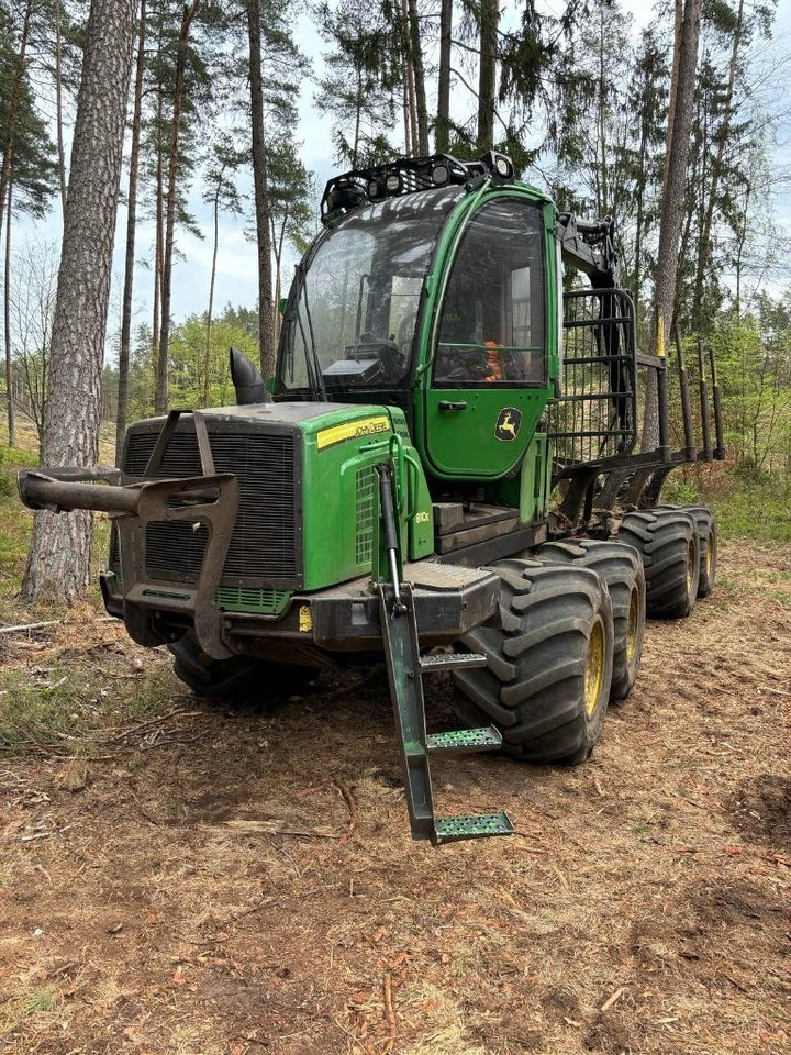 John Deere 810 E - Forwarder: pilt 1 John Deere 810 E - Forwarder: pilt 1
