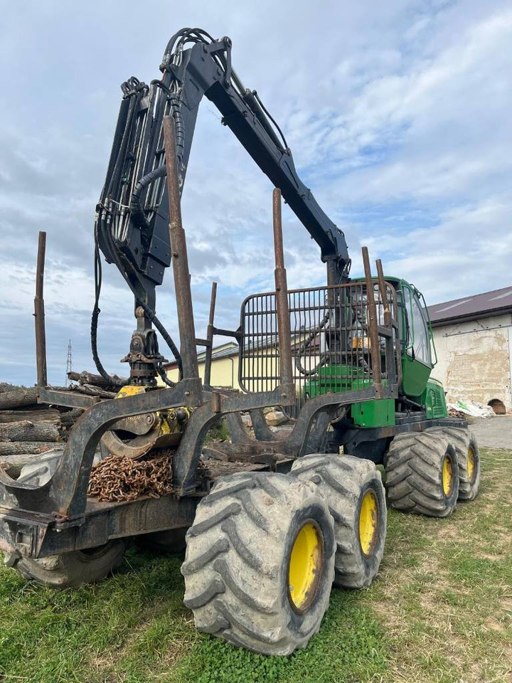 John Deere 810 E - Forwarder: pilt 1 John Deere 810 E - Forwarder: pilt 1