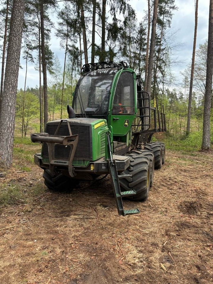 John Deere 810 E - Forwarder: pilt 2 John Deere 810 E - Forwarder: pilt 2