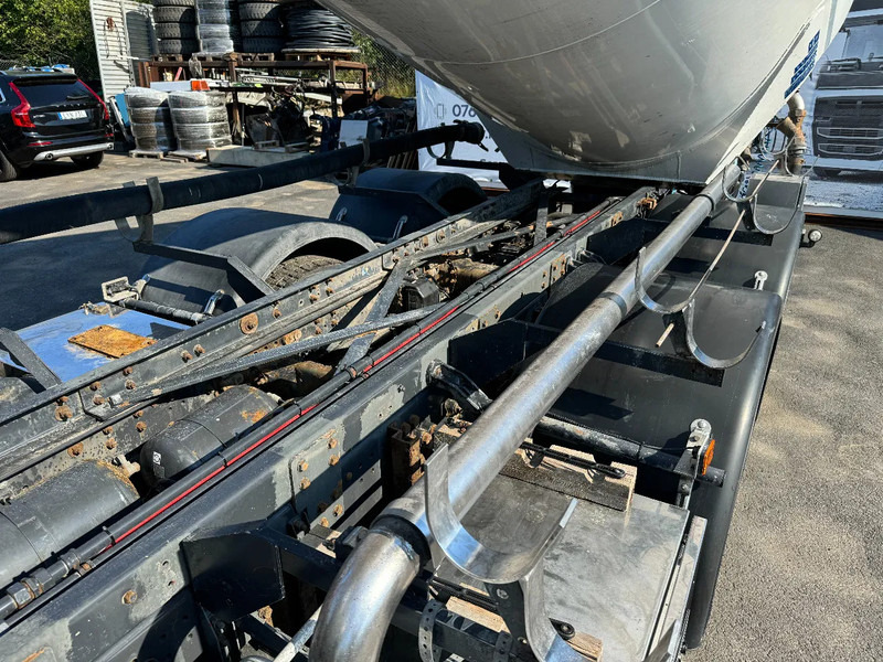 Scania R580 V8 6x2, Retarder, Compressor, Silo / Bulk, 2015 - Tsisternauto: pilt 5 Scania R580 V8 6x2, Retarder, Compressor, Silo / Bulk, 2015 - Tsisternauto: pilt 5
