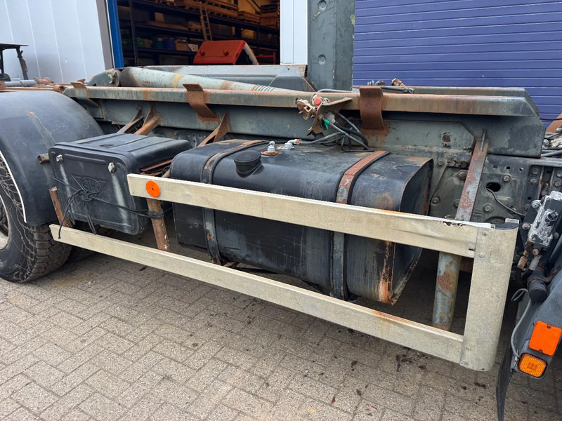 MAN 33.403 **BELGIAN TRUCK-FULL STEEL-MANUAL PUMP** - Konkstõstukiga veoauto: pilt 4 MAN 33.403 **BELGIAN TRUCK-FULL STEEL-MANUAL PUMP** - Konkstõstukiga veoauto: pilt 4