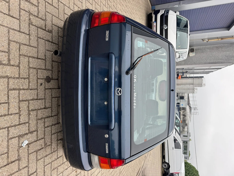Mazda 323 **PETROL-ESSENCE-BELGIUM CAR** - Sedaan: pilt 5 Mazda 323 **PETROL-ESSENCE-BELGIUM CAR** - Sedaan: pilt 5