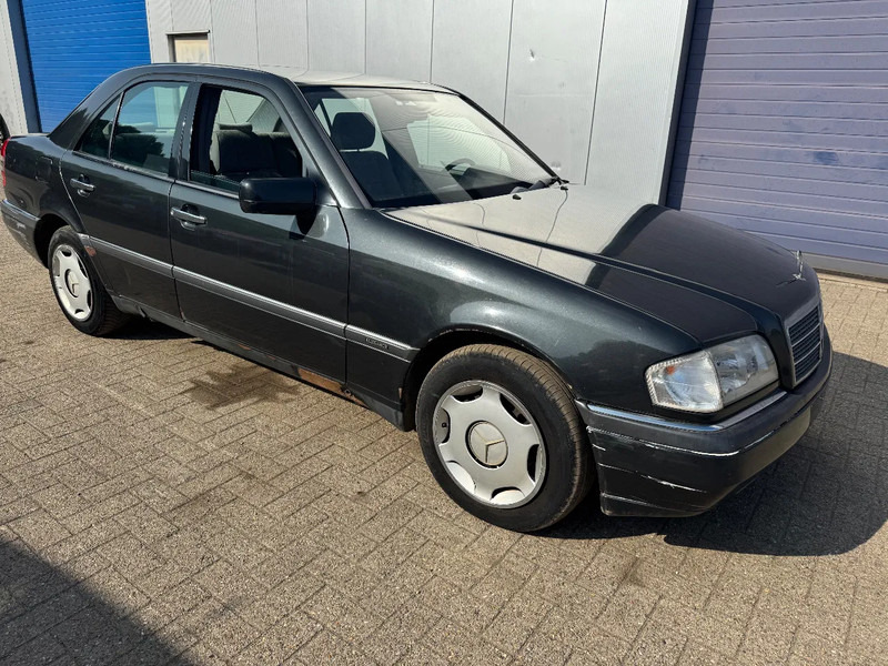 Mercedes-Benz C-Klasse **C220DIESEL-BELGIANCAR** - Sedaan: pilt 3 Mercedes-Benz C-Klasse **C220DIESEL-BELGIANCAR** - Sedaan: pilt 3