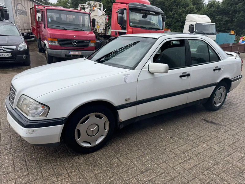Mercedes-Benz C-Klasse **C250DIESEL** - Sedaan: pilt 1 Mercedes-Benz C-Klasse **C250DIESEL** - Sedaan: pilt 1