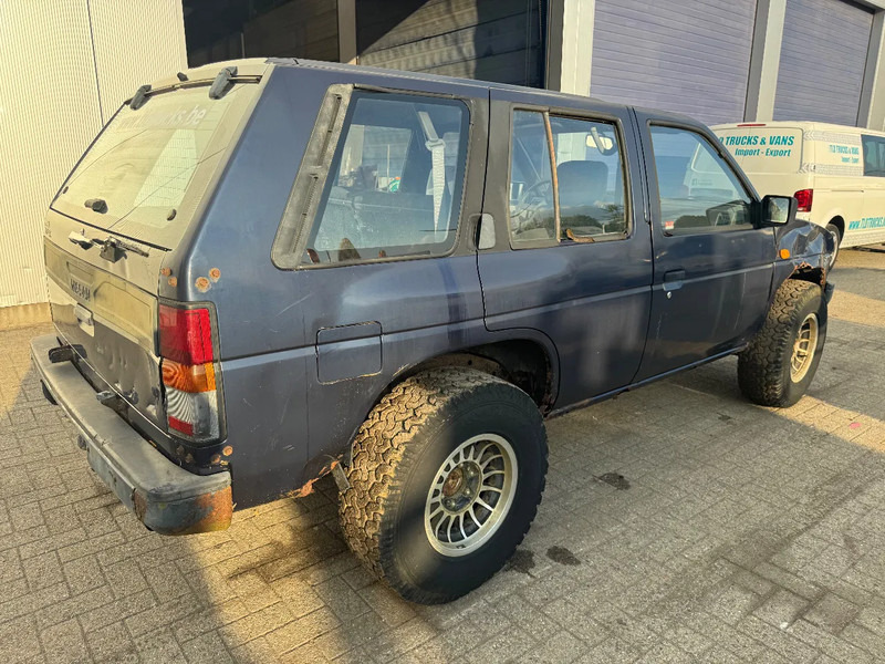 Nissan Terrano **4X4-DIESEL-LONG CHASSIS** - Auto: pilt 4 Nissan Terrano **4X4-DIESEL-LONG CHASSIS** - Auto: pilt 4