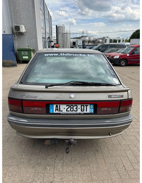 Renault 21 **PETROL-ESSENCE** - Sedaan: pilt 5 Renault 21 **PETROL-ESSENCE** - Sedaan: pilt 5