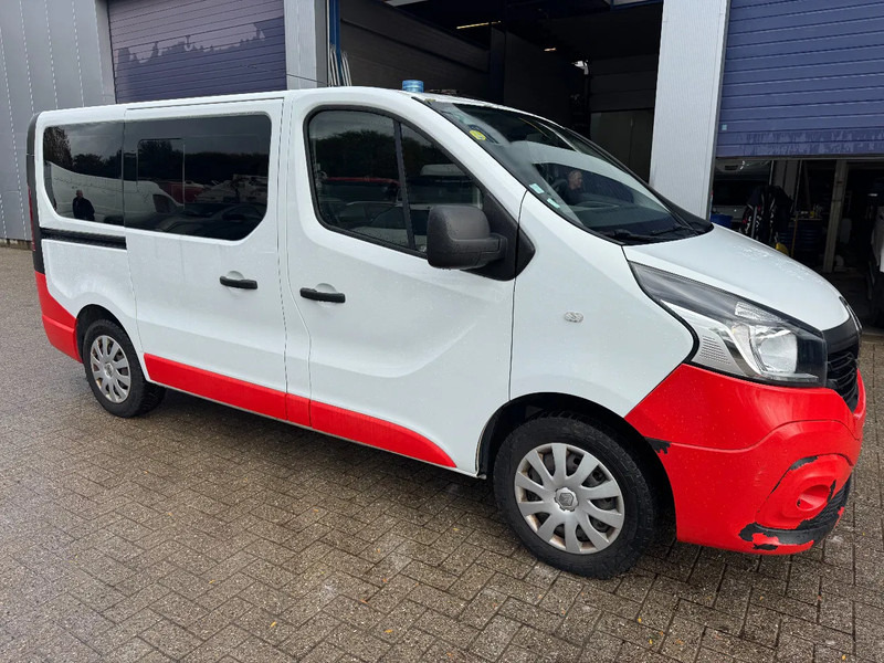 Renault Trafic **AMBULANCE-EURO 5-AC-DCI120** - Kiirabiauto: pilt 3 Renault Trafic **AMBULANCE-EURO 5-AC-DCI120** - Kiirabiauto: pilt 3
