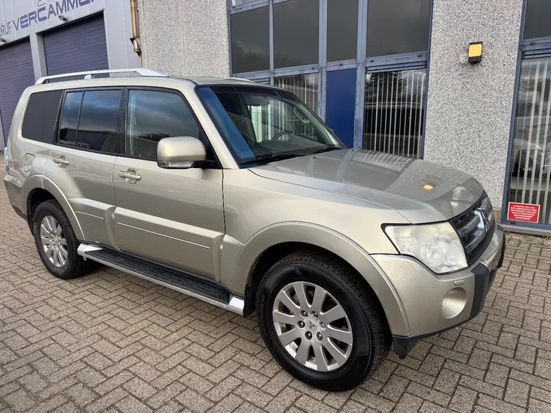 Mitsubishi Pajero **3200TD-AUTOMAAT-AC-TOPSHAPE-LICHTE VRACHT** - Tarbesõiduk: pilt 3 Mitsubishi Pajero **3200TD-AUTOMAAT-AC-TOPSHAPE-LICHTE VRACHT** - Tarbesõiduk: pilt 3