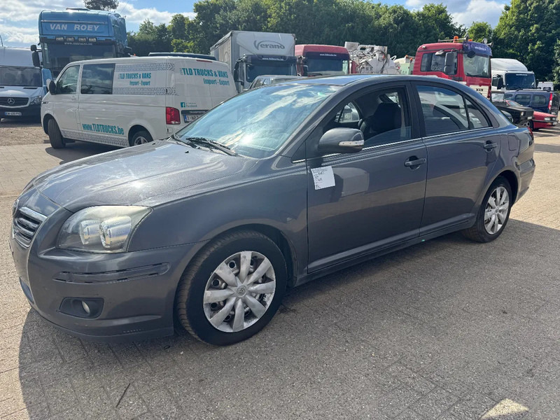 Toyota Avensis **DIESEL-AIRCO** - Sedaan: pilt 1 Toyota Avensis **DIESEL-AIRCO** - Sedaan: pilt 1