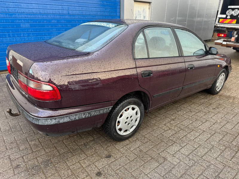 Toyota Carina E **2.0 PETROL-ESSENCE** - Sedaan: pilt 4 Toyota Carina E **2.0 PETROL-ESSENCE** - Sedaan: pilt 4