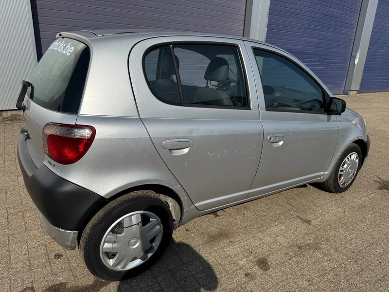 Toyota Yaris **PETROL-AIRCO** - Luukpära: pilt 4 Toyota Yaris **PETROL-AIRCO** - Luukpära: pilt 4
