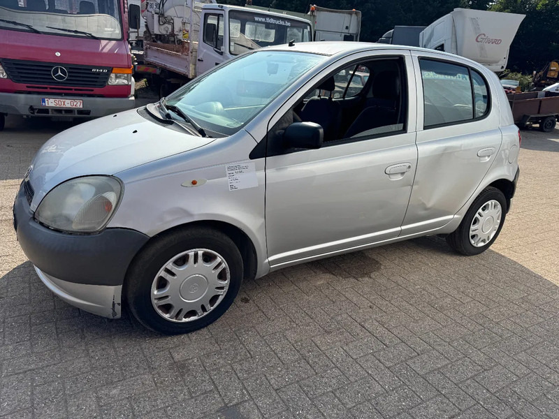 Toyota Yaris **PETROL-AIRCO** - Luukpära: pilt 1 Toyota Yaris **PETROL-AIRCO** - Luukpära: pilt 1