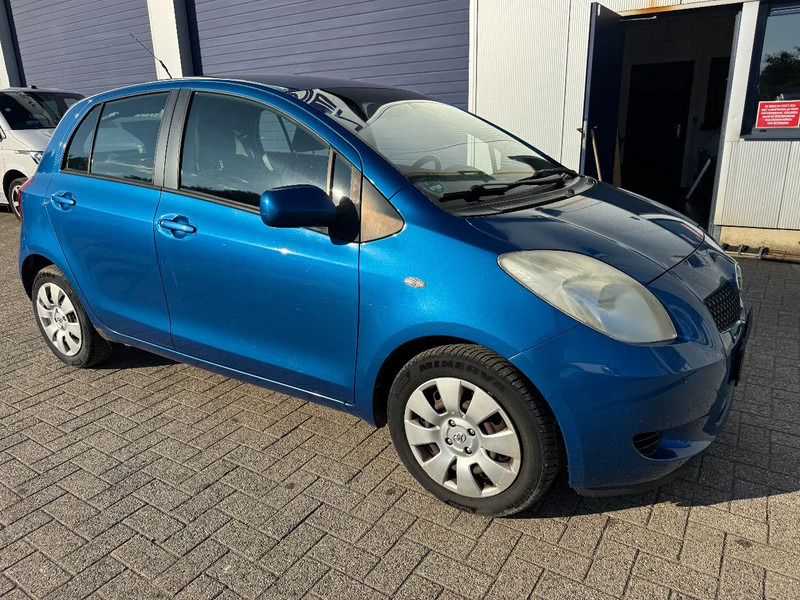 Toyota Yaris **PETROL-ESSENCE-AC** - Luukpära: pilt 3 Toyota Yaris **PETROL-ESSENCE-AC** - Luukpära: pilt 3