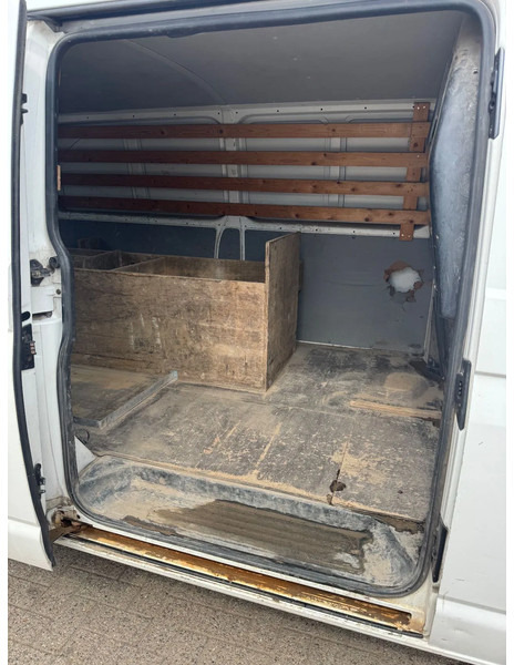 Volkswagen Transporter **2,0-AC-KLIMA** - Väike kaubik: pilt 4 Volkswagen Transporter **2,0-AC-KLIMA** - Väike kaubik: pilt 4