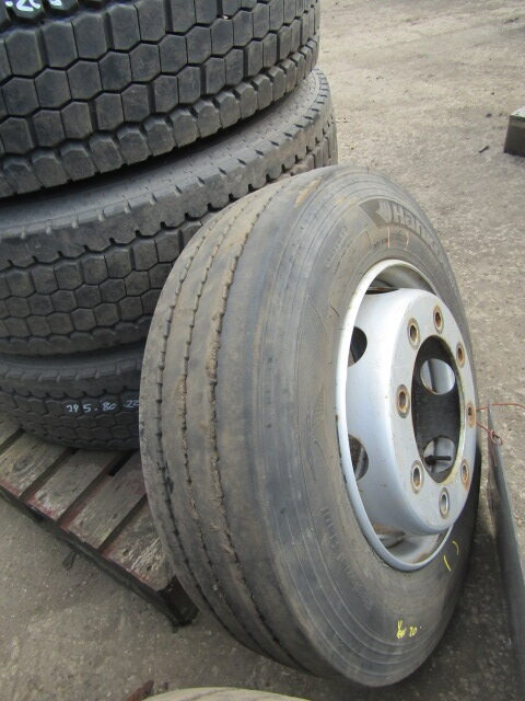 215/75/17.5 J RATED TRAILER WHEELS AND TYRE (2) 2018 HANKOOK 135/133J 8-10MM TREAD PAIR - Rehv - Veoauto: pilt 2 215/75/17.5 J RATED TRAILER WHEELS AND TYRE (2) 2018 HANKOOK 135/133J 8-10MM TREAD PAIR - Rehv - Veoauto: pilt 2